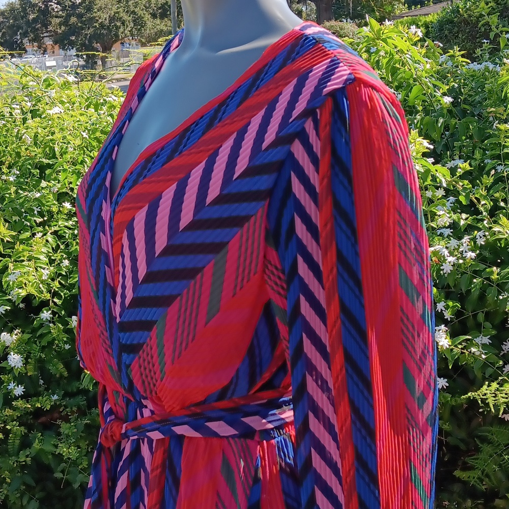 Allison & Kelly Ladies  Multicolor Luxury Top.